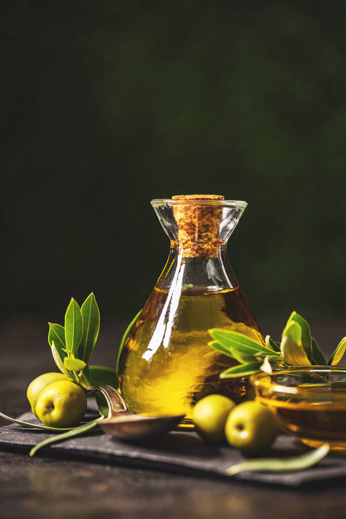 Olivový koncept, extra panenský olivový olej, prostor pro text - Fotografie, Obrázek