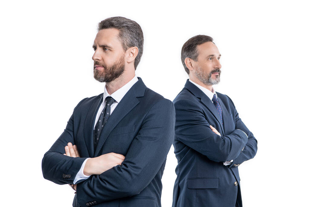 magabiztos üzletember vezetés szelektív fókuszban. fénykép férfiakról, akik üzleti vezetést mutatnak. üzleti vezetési koncepció. vezető üzletemberek elszigetelt fehér háttér. - Fotó, kép