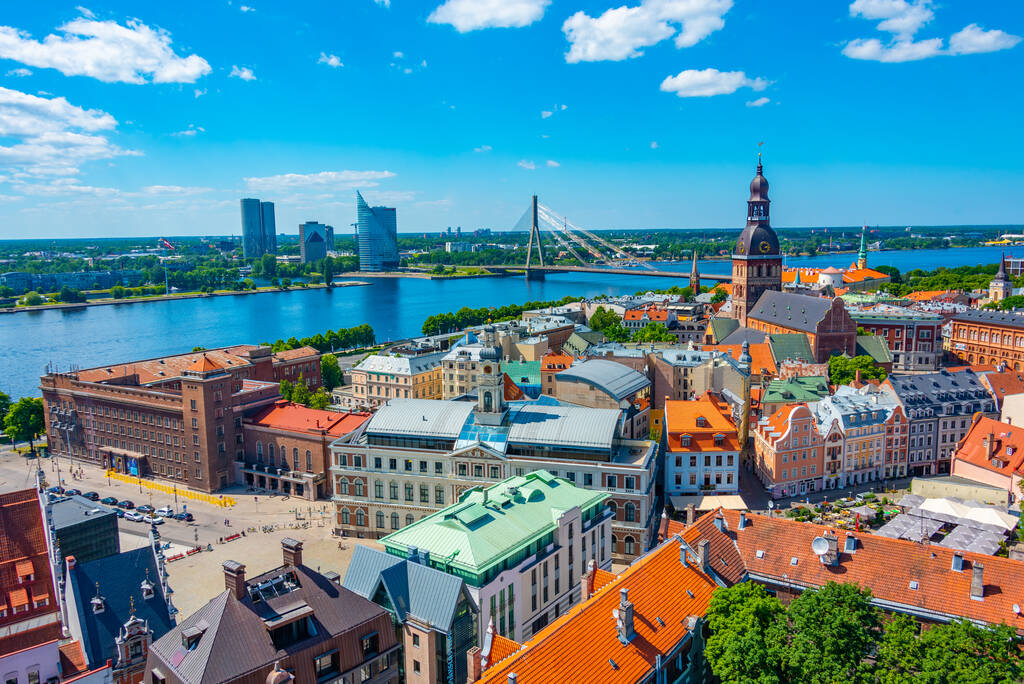 Вид з висоти на центр столиці Латвії Риги.. - Фото, зображення