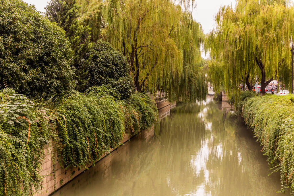 Kanał wodny w Suzhou, prowincja Jiangsu, Chiny - Zdjęcie, obraz