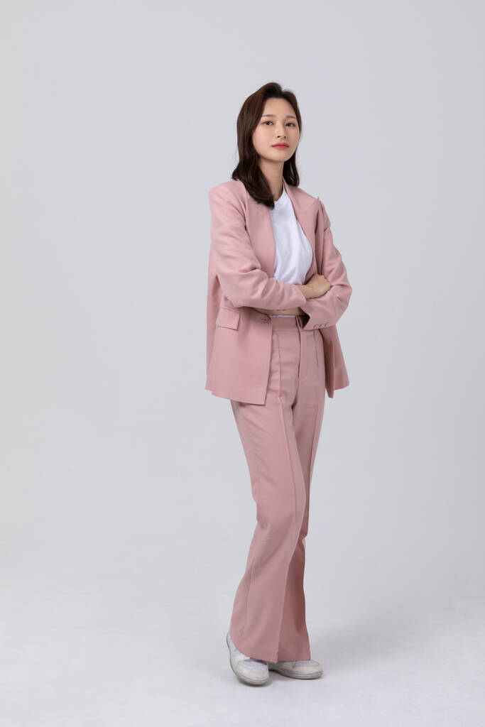 concepto de negocio mujer joven coreana, de pie. plano de estudio - Foto, Imagen