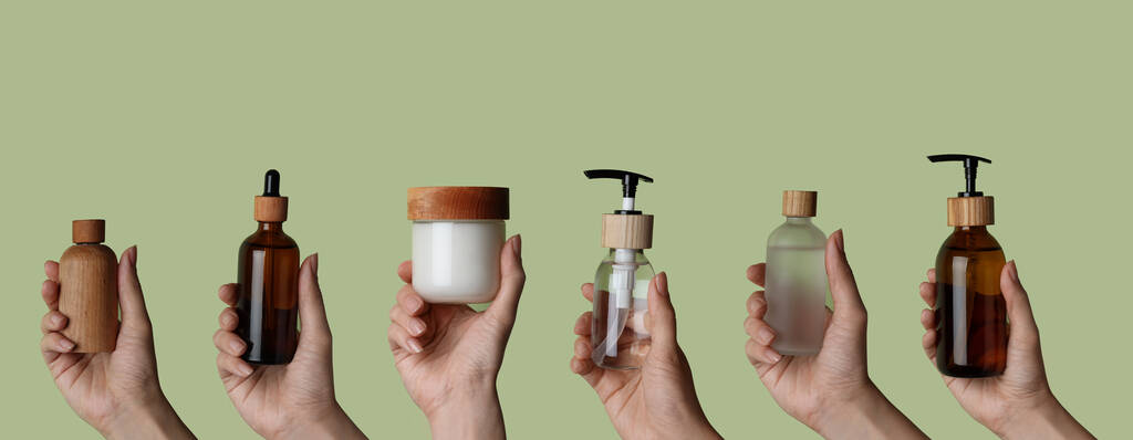 Hautpflege. Collage mit Fotos von Frauen mit Glas und verschiedenen Flaschen auf olivem Hintergrund, Nahaufnahme - Foto, Bild