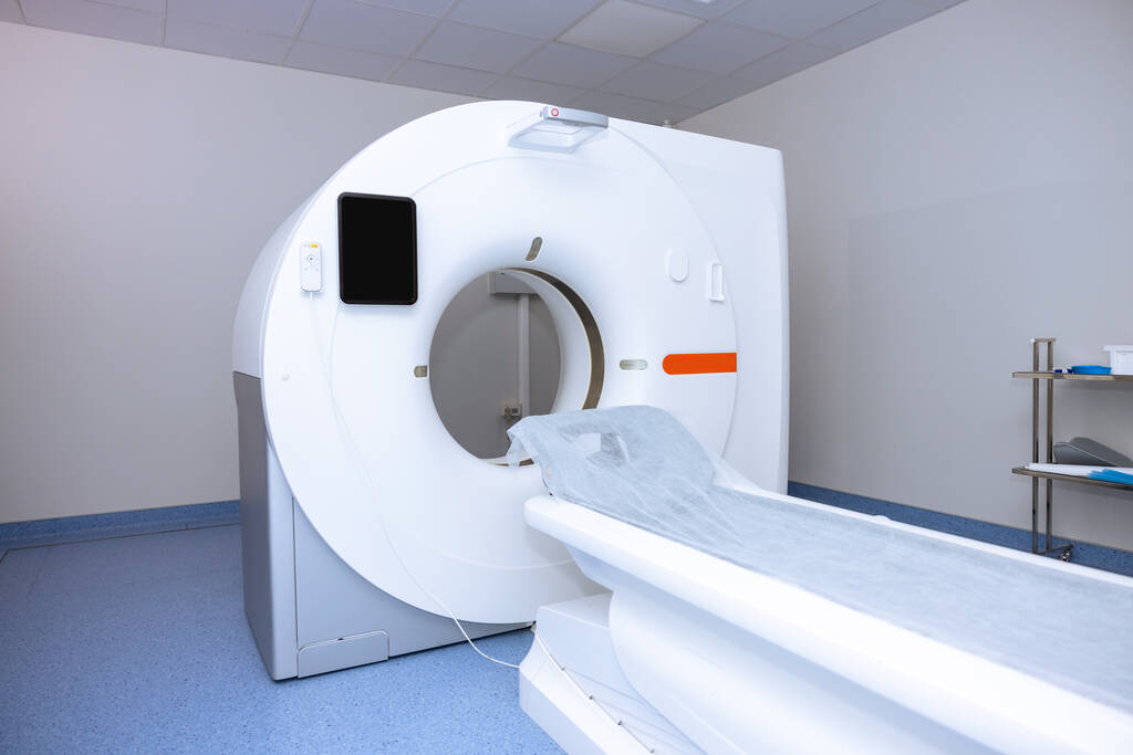 MRI - rezonans magnetyczny urządzenia do skanowania w szpitalu, sprzęcie medycznym i służbie zdrowia. - Zdjęcie, obraz
