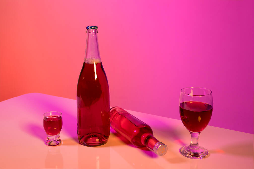 coreano asiático tradicional infundido licor, vino, alcohol estudio disparo - Foto, imagen