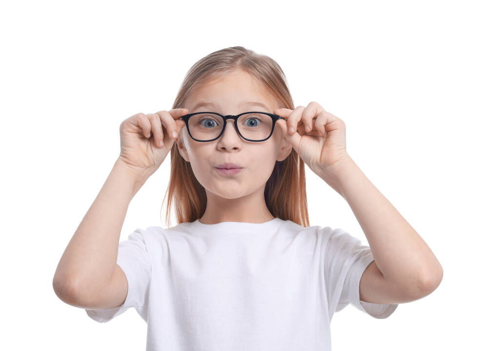 Portré érzelmi lány szemüvegben fehér háttér - Fotó, kép
