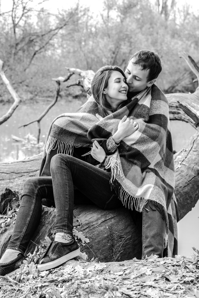 joven pareja en amor al aire libre - Foto, Imagen