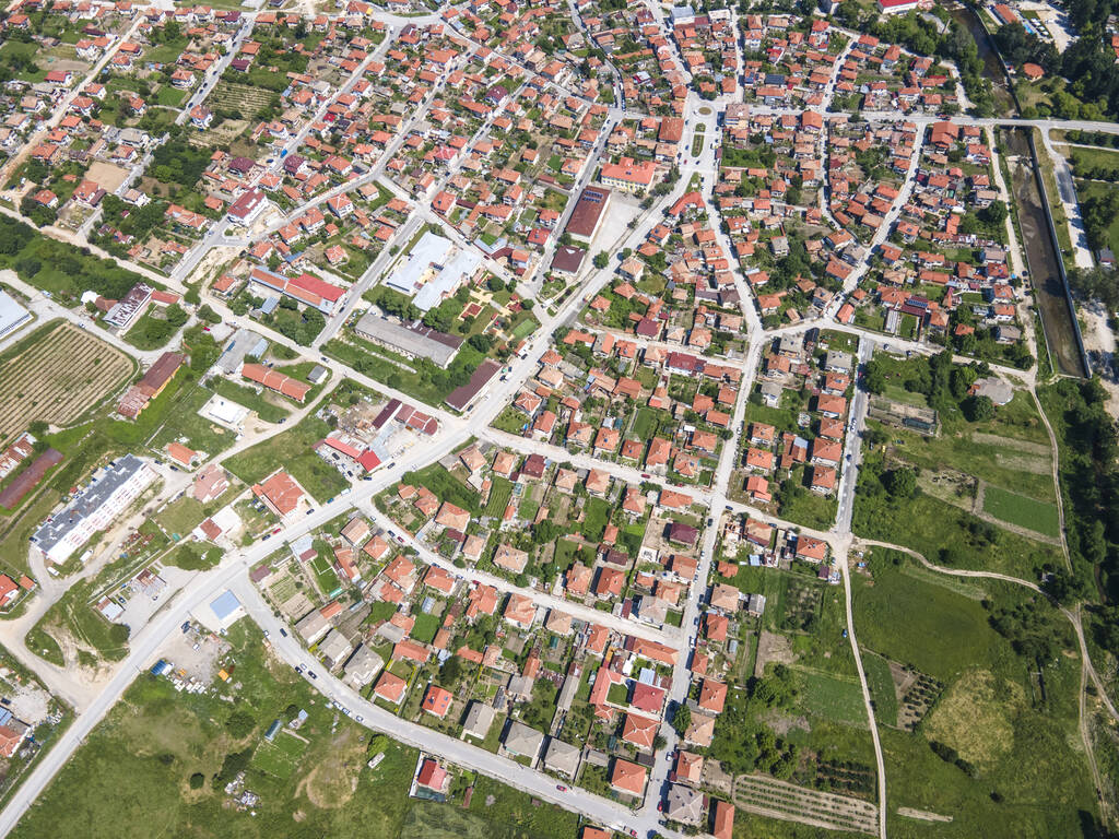 Αεροφωτογραφία της ιστορικής πόλης Strelcha, Pazardzhik Region, Βουλγαρία - Φωτογραφία, εικόνα