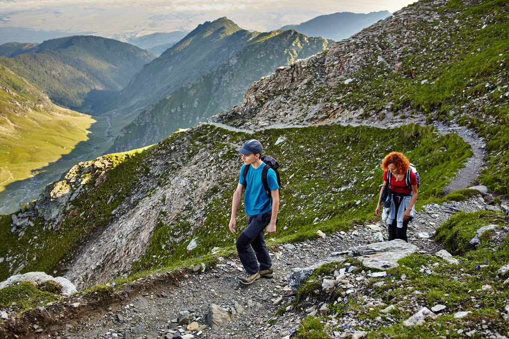 Turisté na cestě v rocky mountains - Fotografie, Obrázek