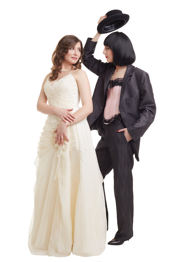 Casamento lésbico. modelos elegantes em ternos de noiva
 - Foto, Imagem