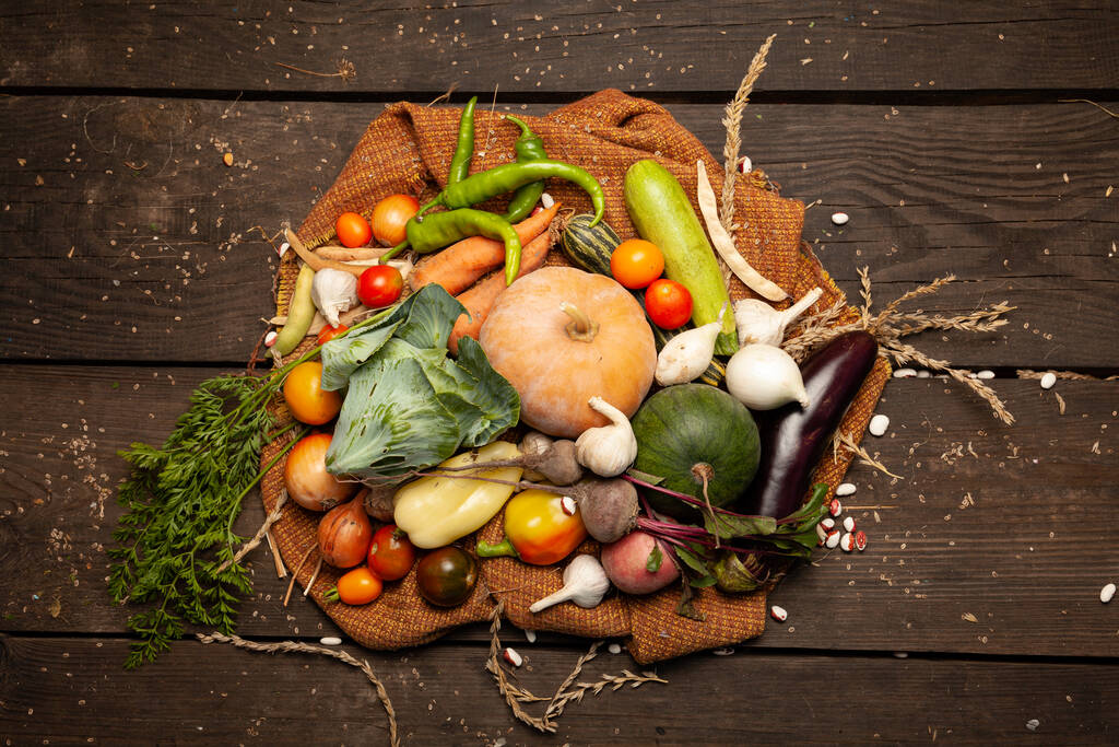 Čerstvá farmářská zelenina, ekologické zdravé jídlo. Zemědělská sklizeň. - Fotografie, Obrázek