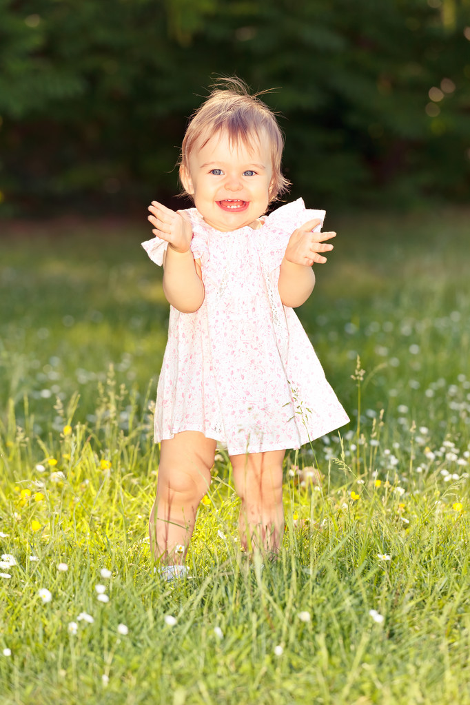 Little girl in the park - Photo, Image