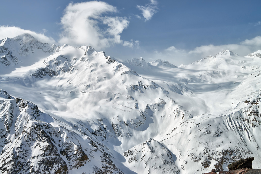 Valle de la montaña Baksan, Elbrus y Cheget, Rusia
.  - Foto, Imagen