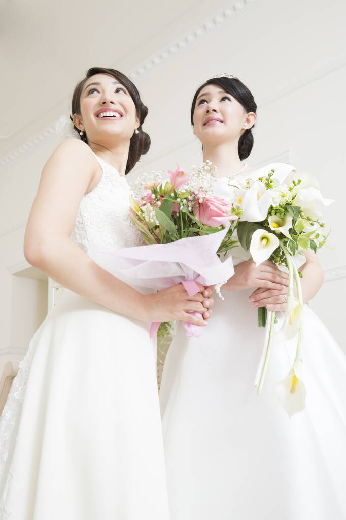 две красивые азиатские невесты  - Фото, изображение
