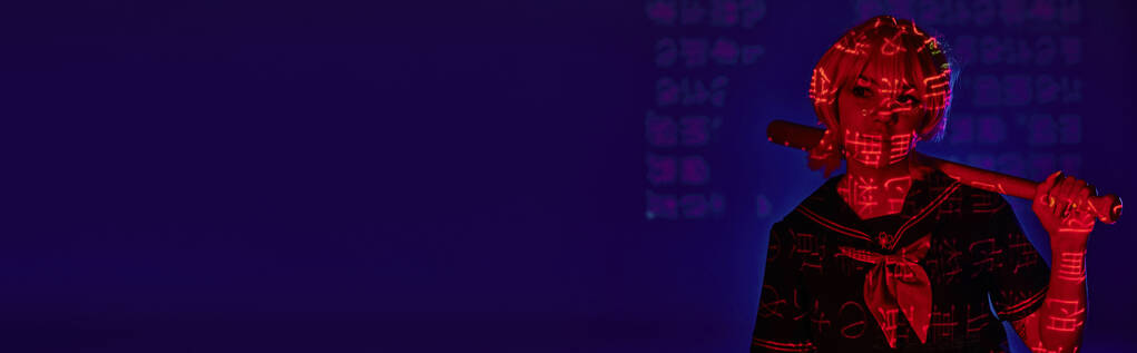 аніме жінка в шкільній формі з бейсбольною битою в неоновому світлі з ієрогліфами на синьому, банер - Фото, зображення