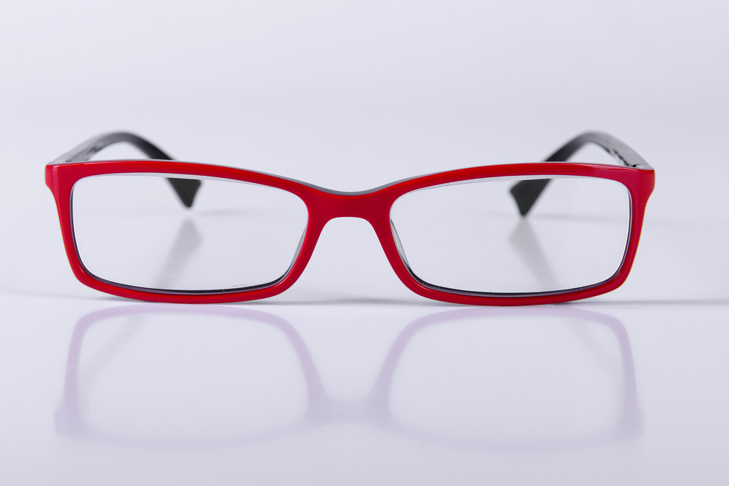 occhiali rossi ottici
 - Foto, immagini