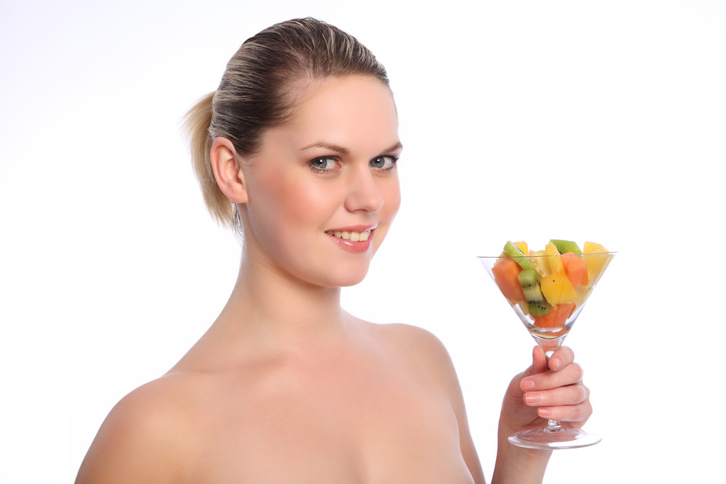 Здоровий змішаний фруктовий коктейль для молодої жінки
 - Фото, зображення