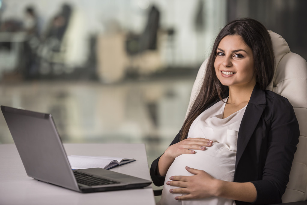 Pregnant businesswoman - Photo, Image