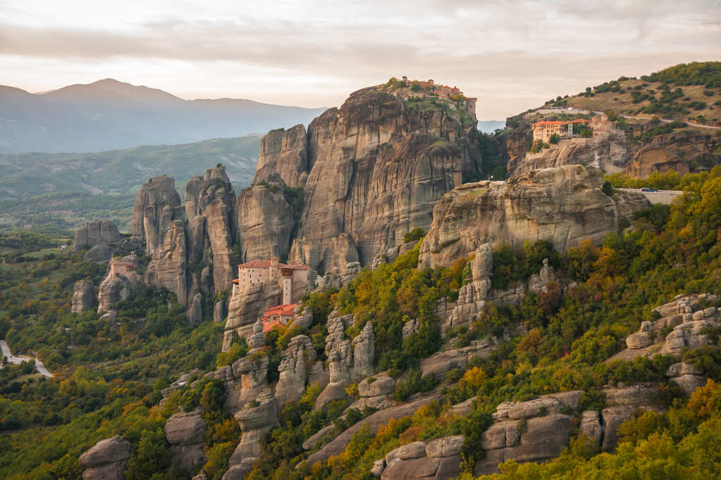 Veduta delle montagne e dei monasteri di Meteora
 - Foto, immagini