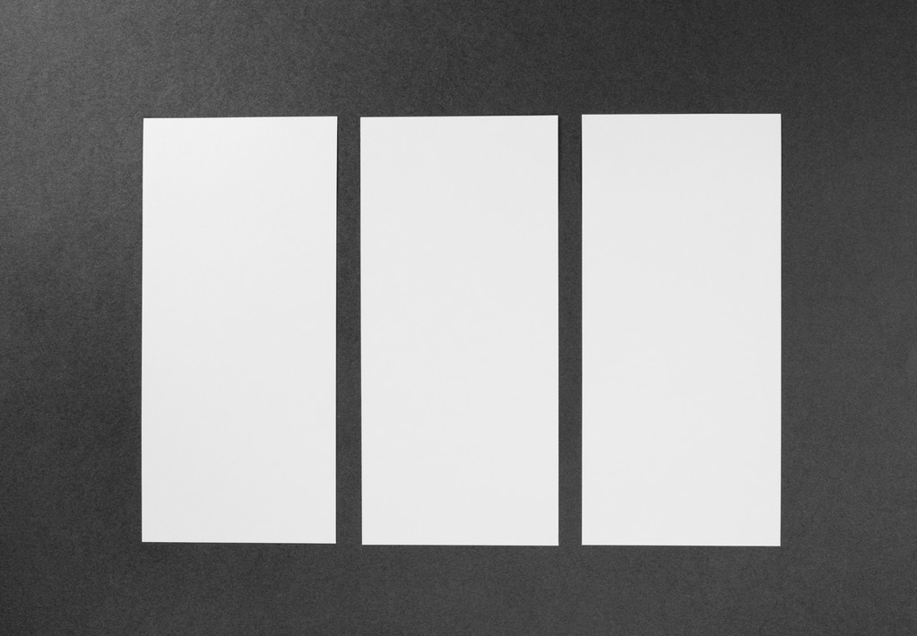 порожній білий паперовий флаєр
 - Фото, зображення