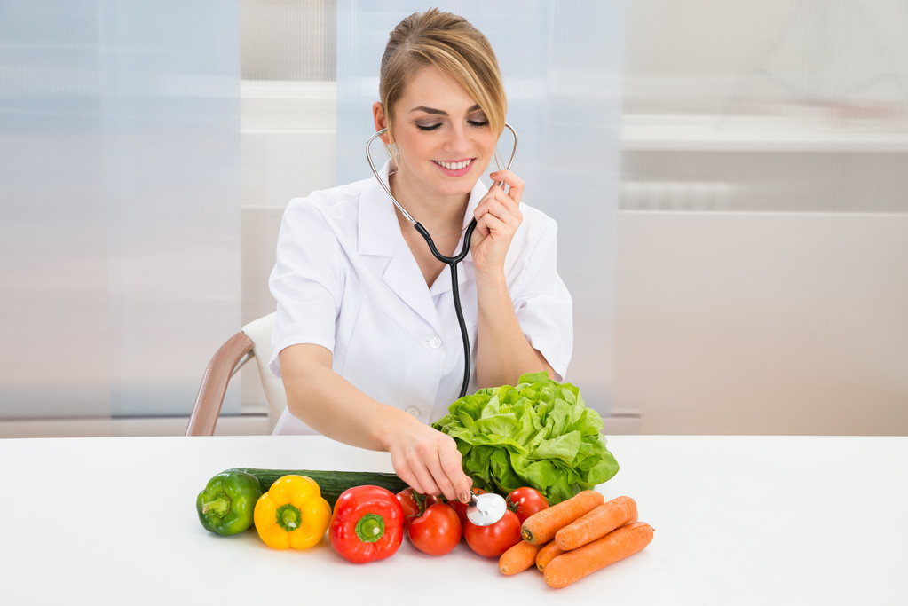 Dietician Examining Vegetables - Photo, Image