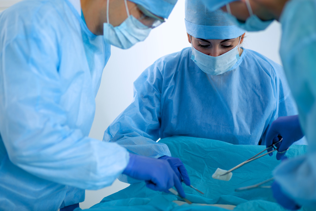 Equipo de cirugía en el quirófano - Foto, imagen
