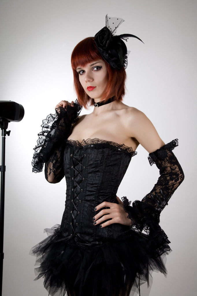 Donna attraente in corsetto nero e gonna tutù
 - Foto, immagini
