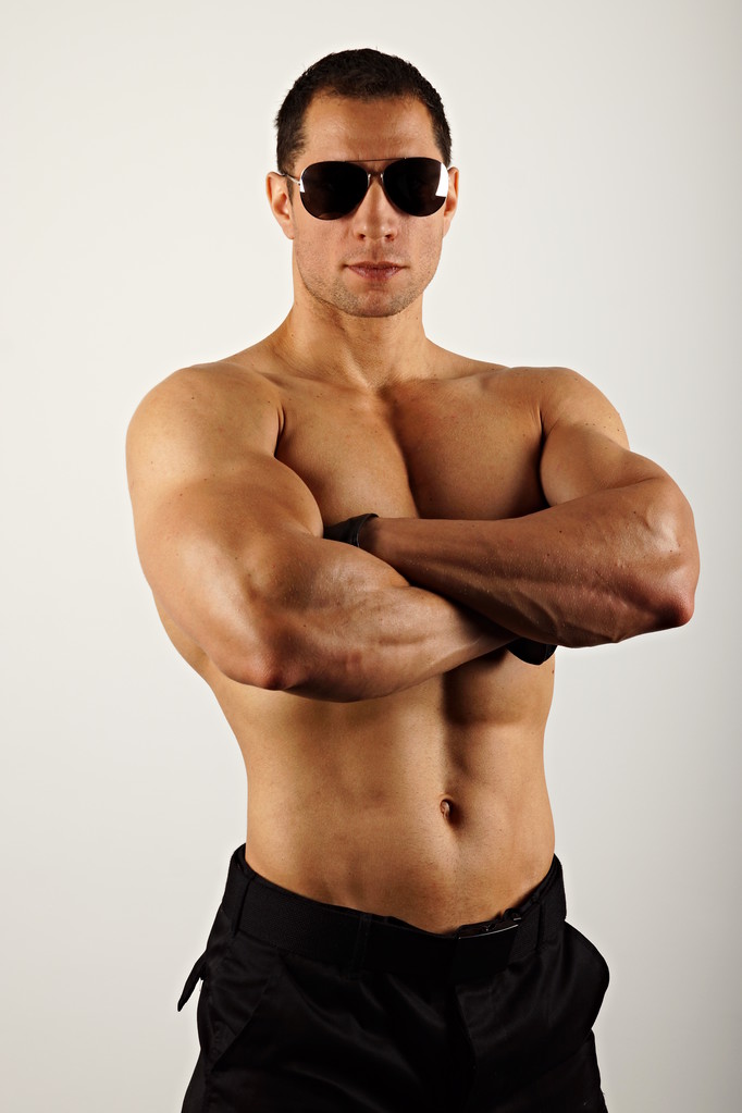 Hombre atlético joven sin camisa
 - Foto, imagen