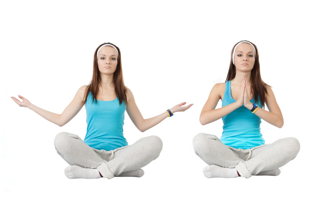 L'image de la fille s'engager dans le yoga
 - Photo, image