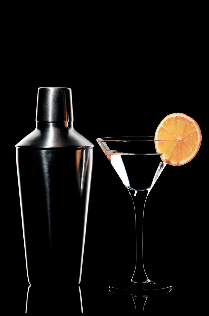 Cocktail mit einem Shaker - Foto, Bild