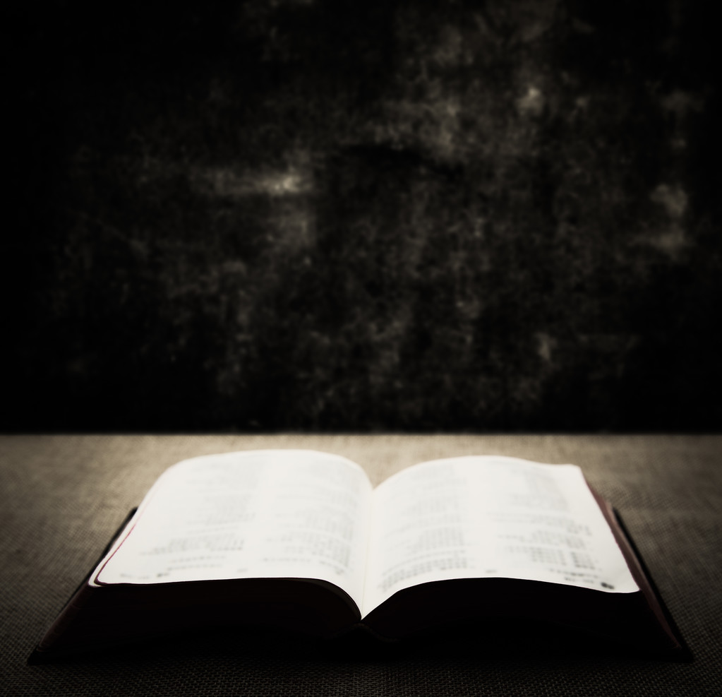 Biblia otwarta - Zdjęcie, obraz