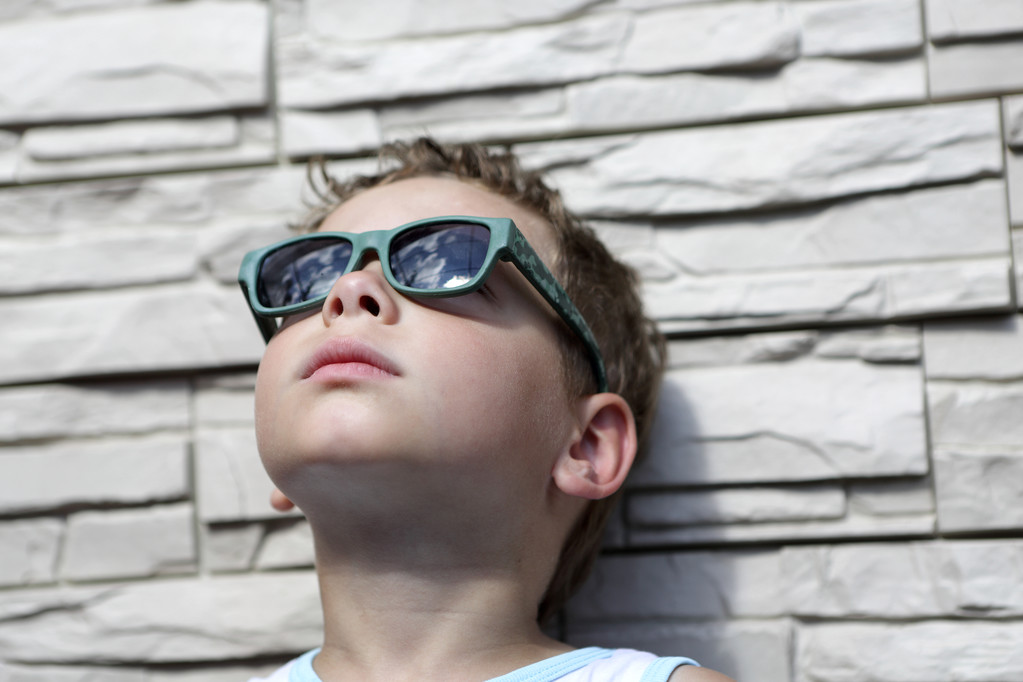 gyerek napszemüveg - Fotó, kép