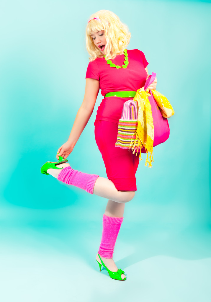 ピンクのドレスでピンナップ女性 - 写真・画像