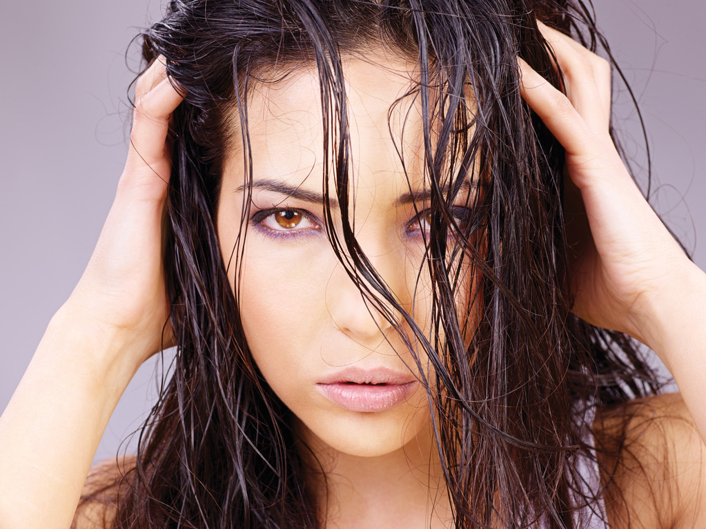 mulher com cabelo molhado - Foto, Imagem