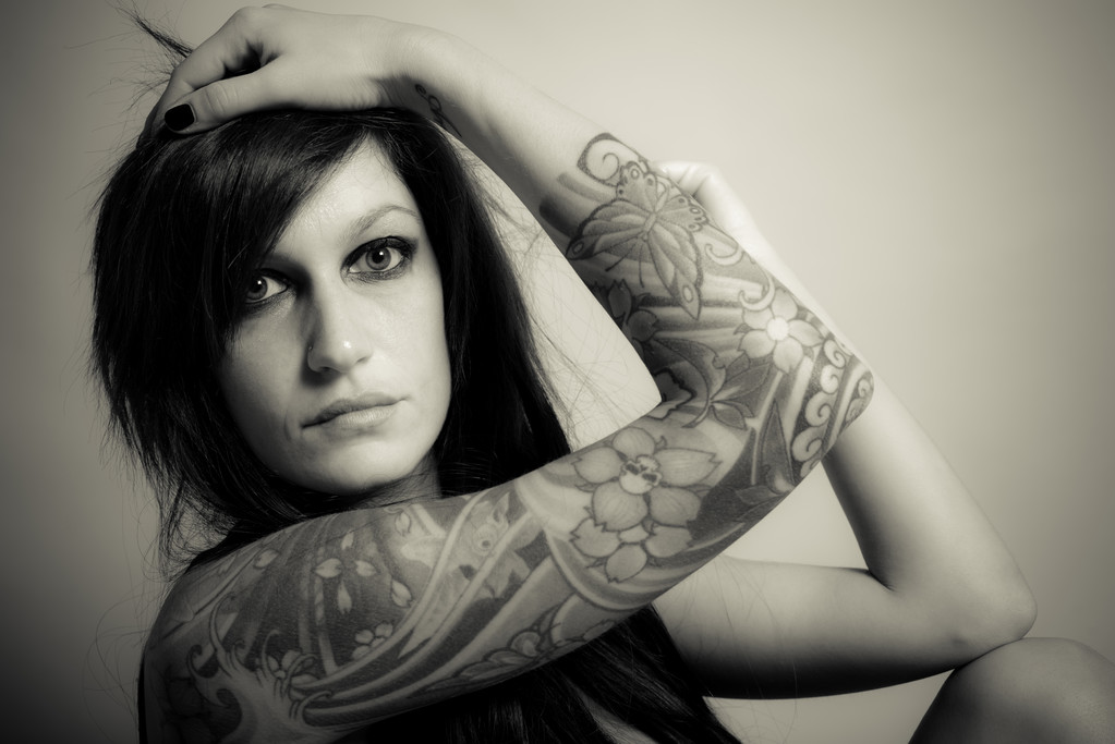 femme sensuelle tatouée
 - Photo, image