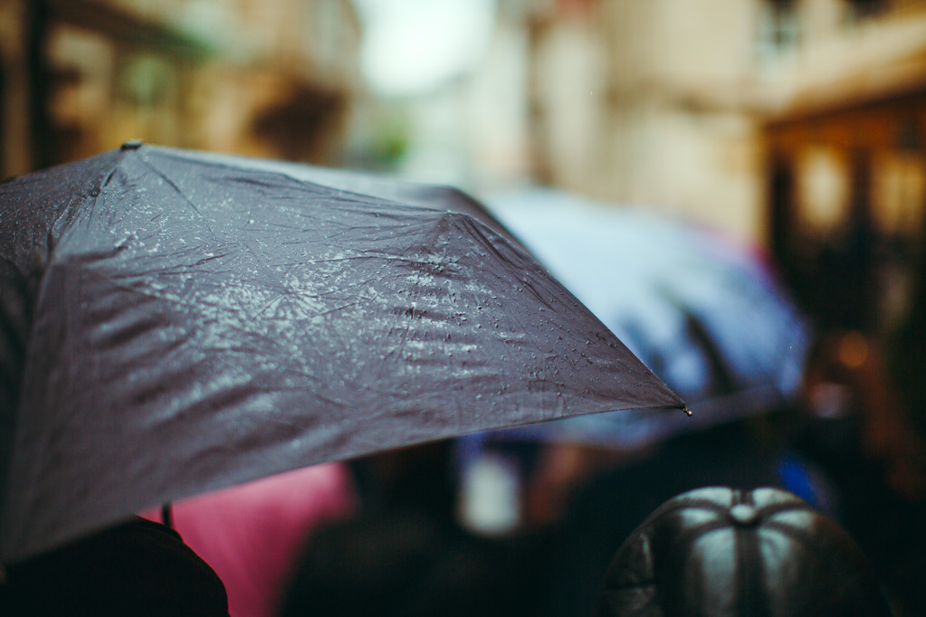 guarda-chuva com gotas de chuva - Foto, Imagem
