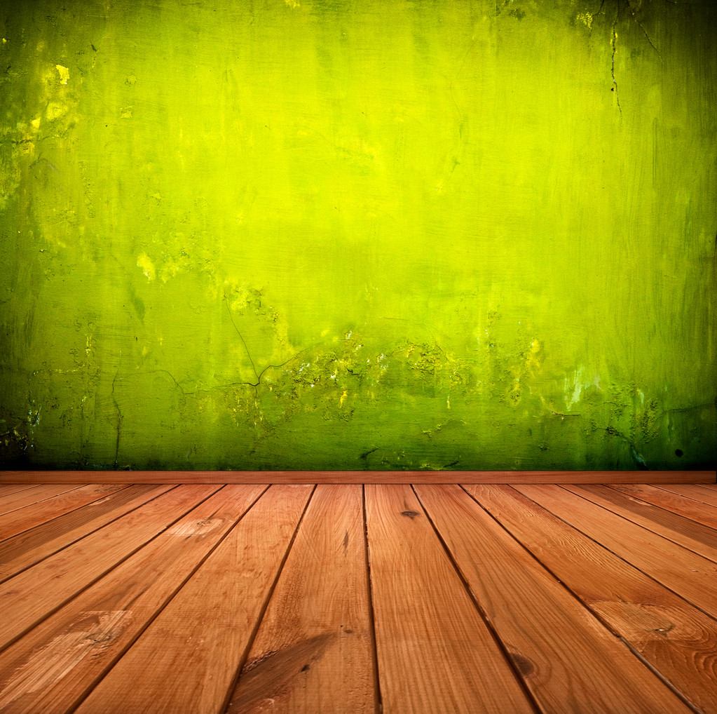 Quarto verde vintage escuro ou interior com piso de madeira e artista
 - Foto, Imagem