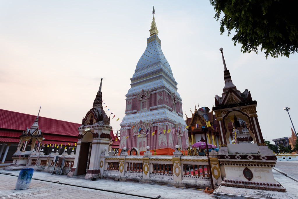 Wat Pra That Renu, Nakhon Phanom, Tailandia
 - Foto, imagen