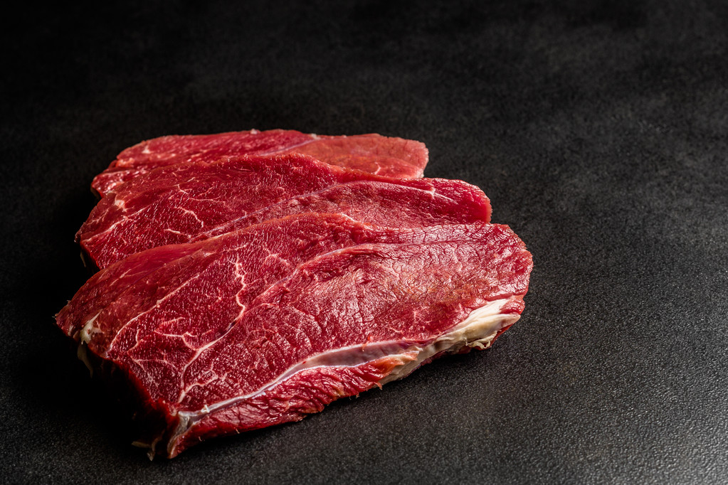 Zavřít z čerstvé syrové Svíèkové steaky - Fotografie, Obrázek