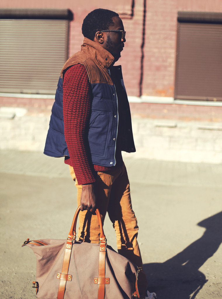 Moda yakışıklı şık Afrika adam bir yelek ceket, swea - Fotoğraf, Görsel
