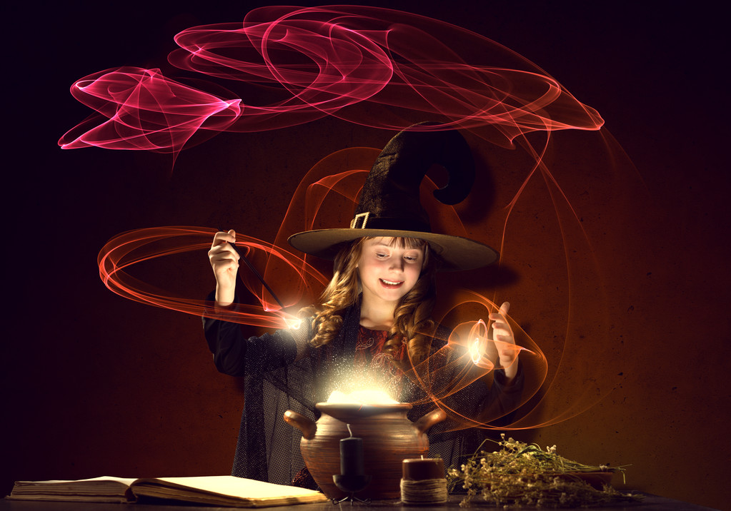 petite sorcière d'Halloween
 - Photo, image