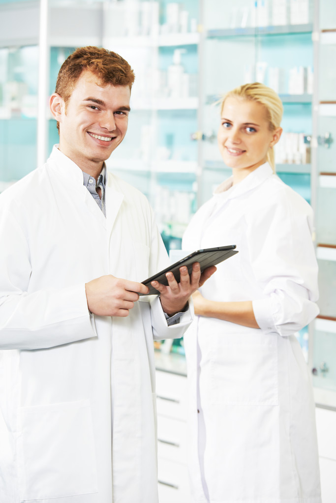trabajadores farmacéuticos en farmacia
 - Foto, Imagen