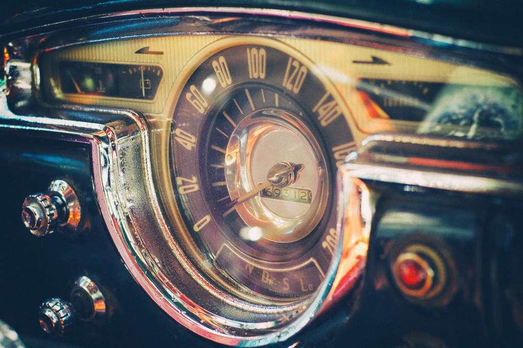 Vintage American car dashboard, Cuba
 - Foto, Imagem