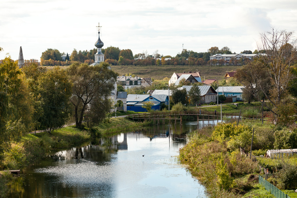 Maisema venäläisessä kylässä Suzdal. Vuosi 2015
 - Valokuva, kuva