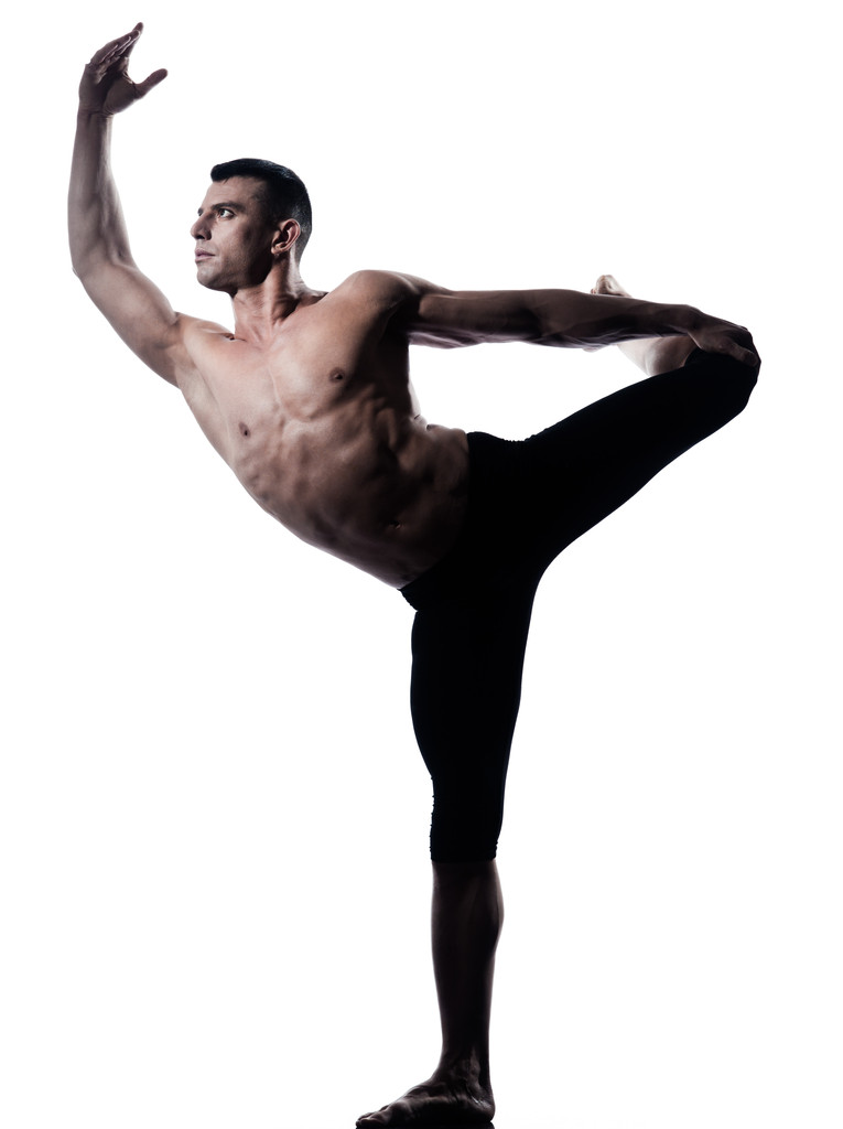 Mann Yoga Asanas Natarajasana Tänzer posieren - Foto, Bild