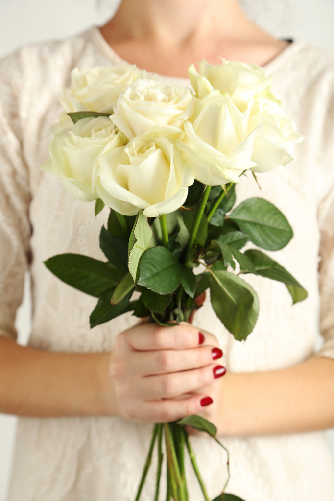 Ramo de rosas blancas
 - Foto, Imagen