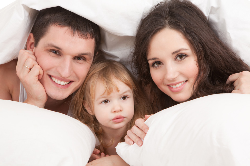 mutlu aile, anne, baba ve kız beyaz b dinlenme - Fotoğraf, Görsel