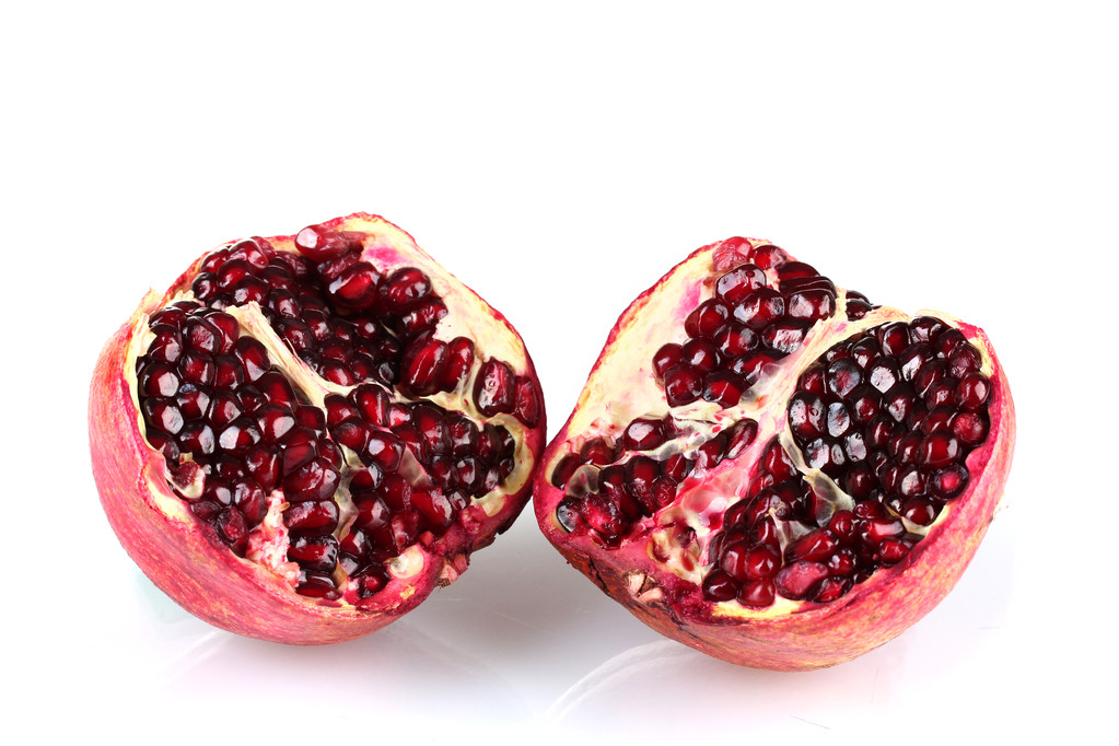 kypsät granaattiomena hedelmät eristetty valkoinen
 - Valokuva, kuva