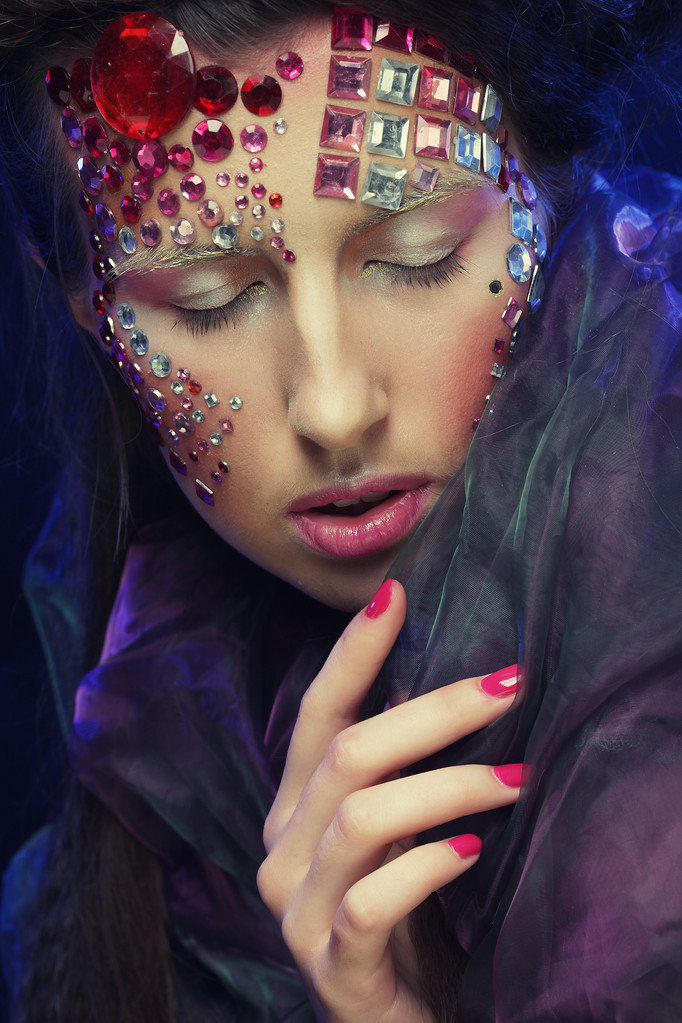 Modeporträt eines schönen Models mit kreativem Make-up - Foto, Bild