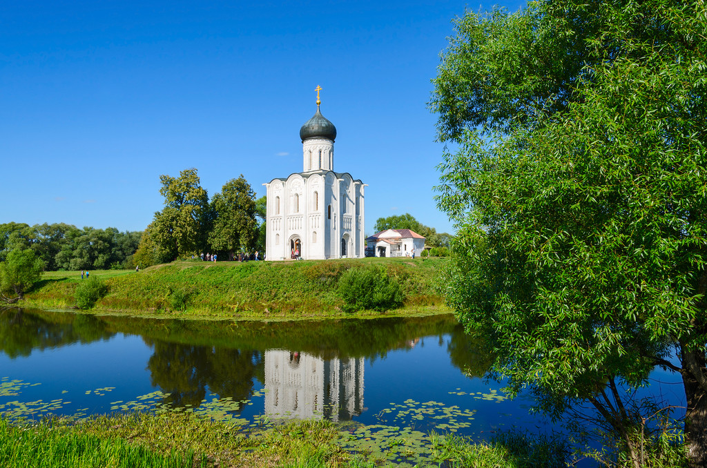 Bogolubovo, Rusya Federasyonu köyü yakınlarında Nerl üzerinde şefaat Kilisesi - Fotoğraf, Görsel