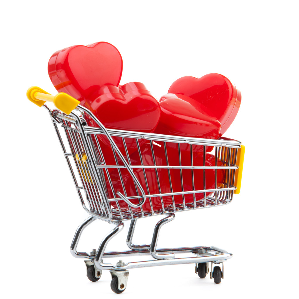 primer plano de un corazón carrito de la compra
 - Foto, Imagen
